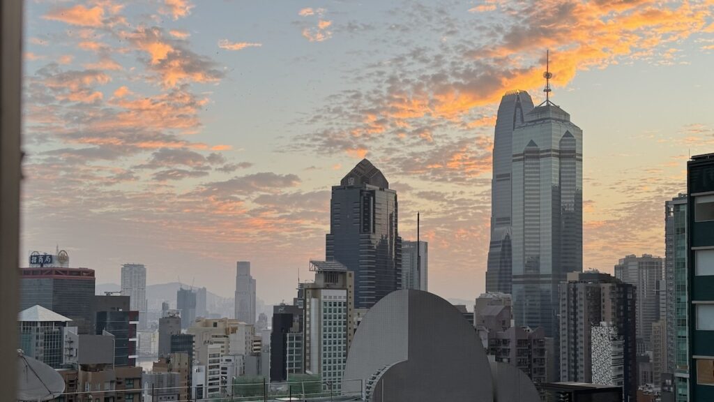 Hong Kong Sunrise - Island