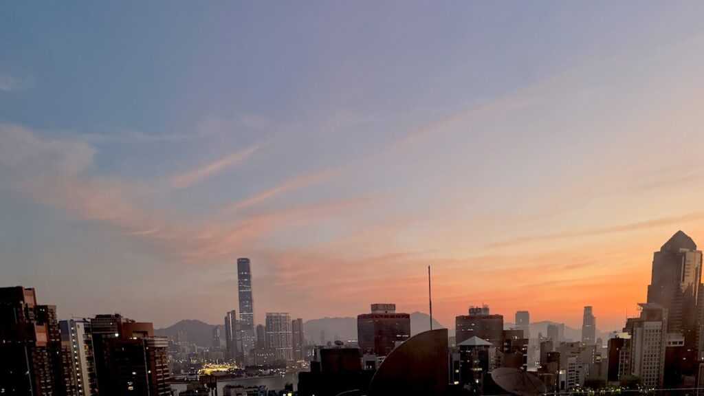 Hong Kong Sunrise - Island